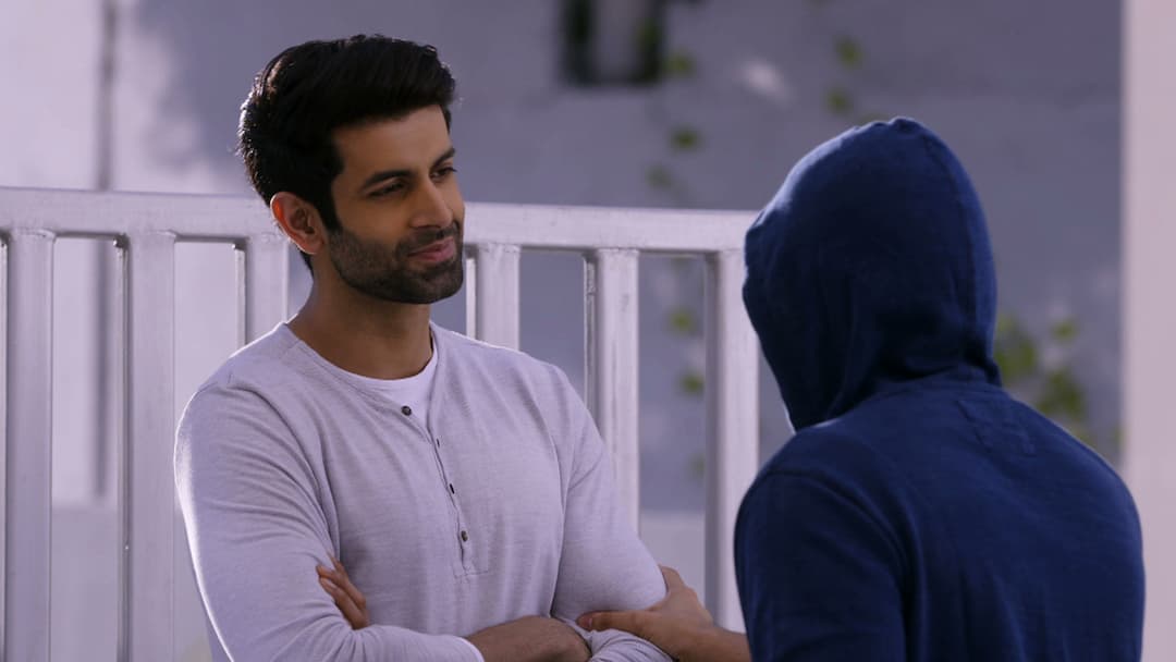 Shravan Convinces Sumo for Party
