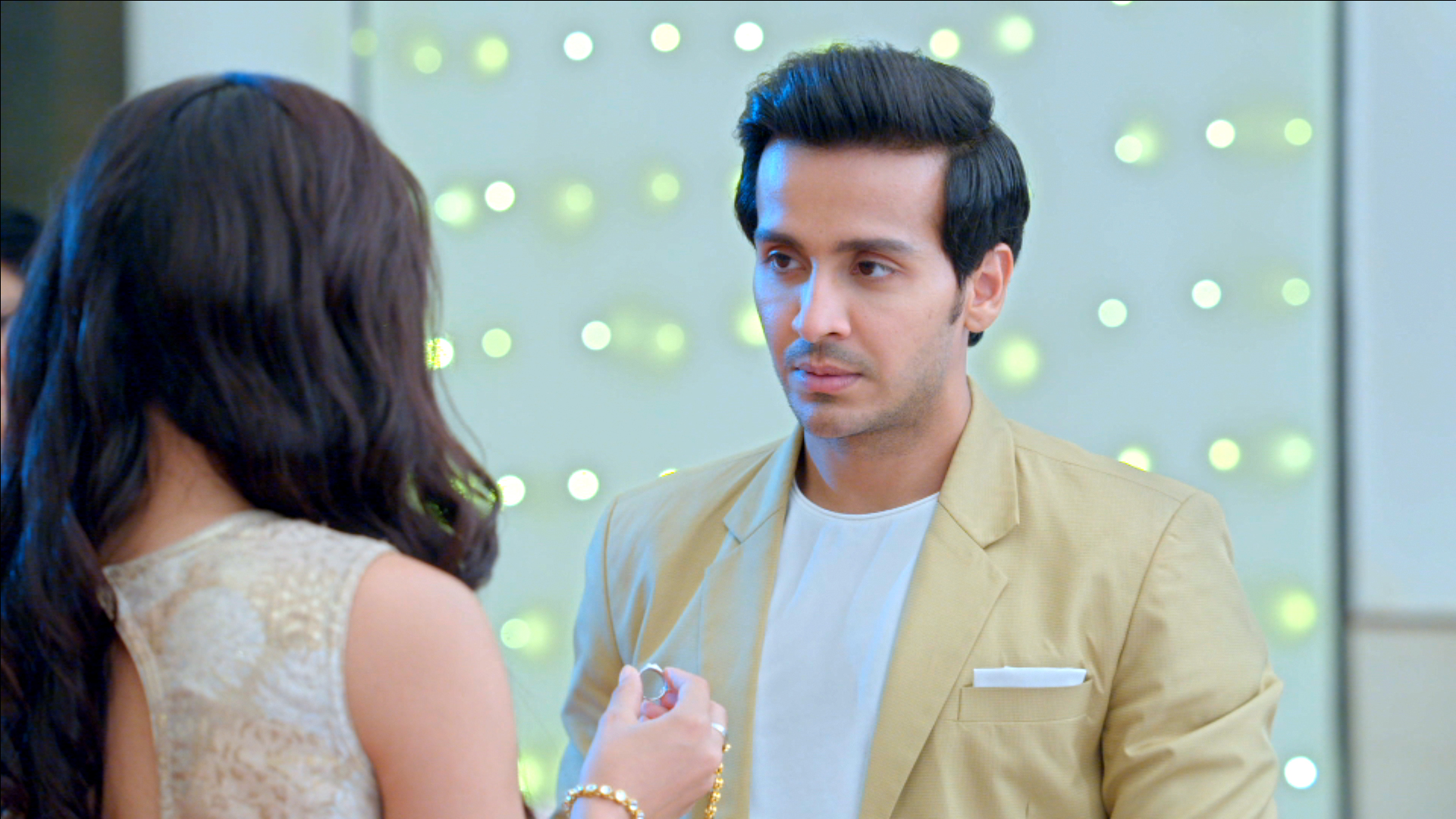 Watch Ishk Par Zor Nahi Episode no. 61 TV Series Online - Ahaan's ...