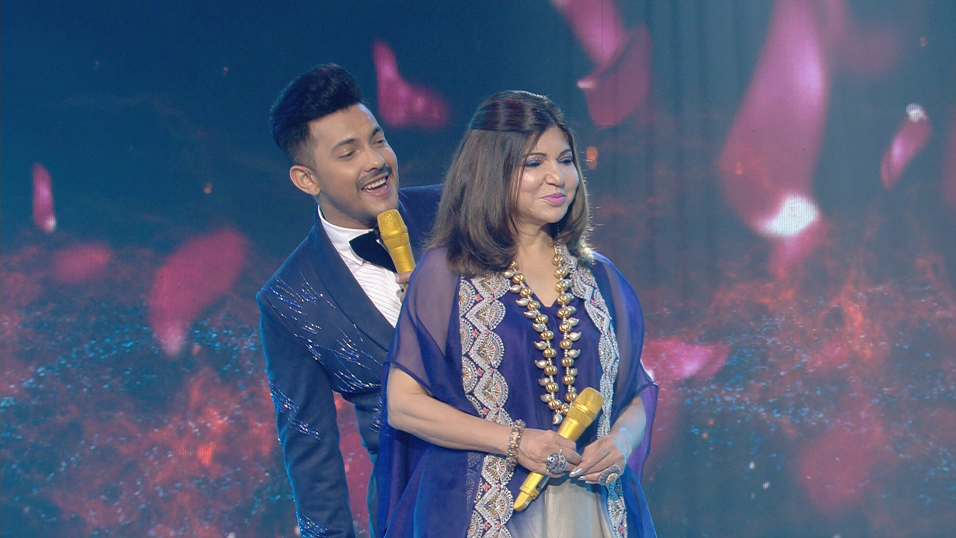 Watch Alka Ji And Aditya's Medley from Superstar Singer online SonyLIV