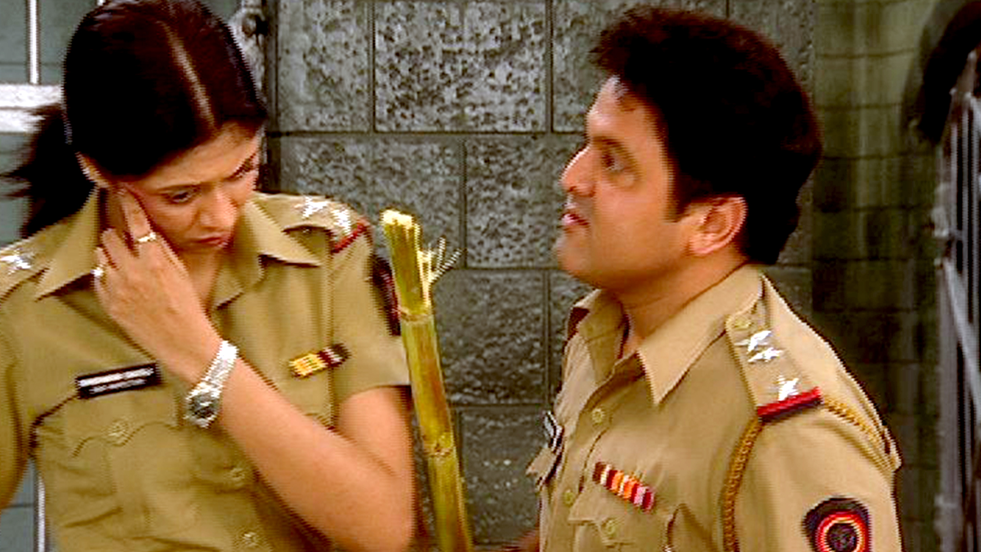 Watch FIR Episode No. 167 TV Series Online - Chandramukhi's Weakness ...