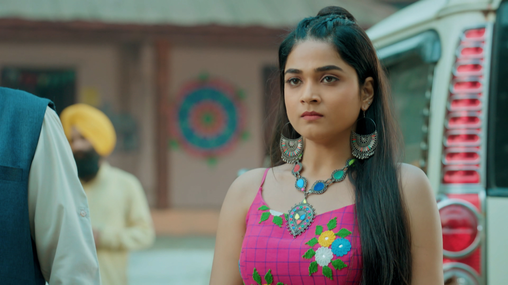 Watch To Hoshiarpur Full HD Video Clips on Sony LIV