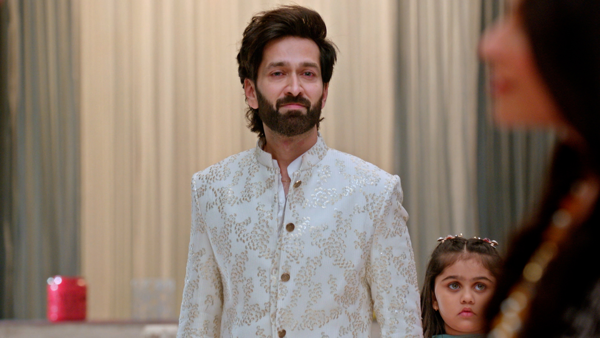 Watch Bade Achhe Lagte Hain Episode no. 310 TV Series Online Nandini